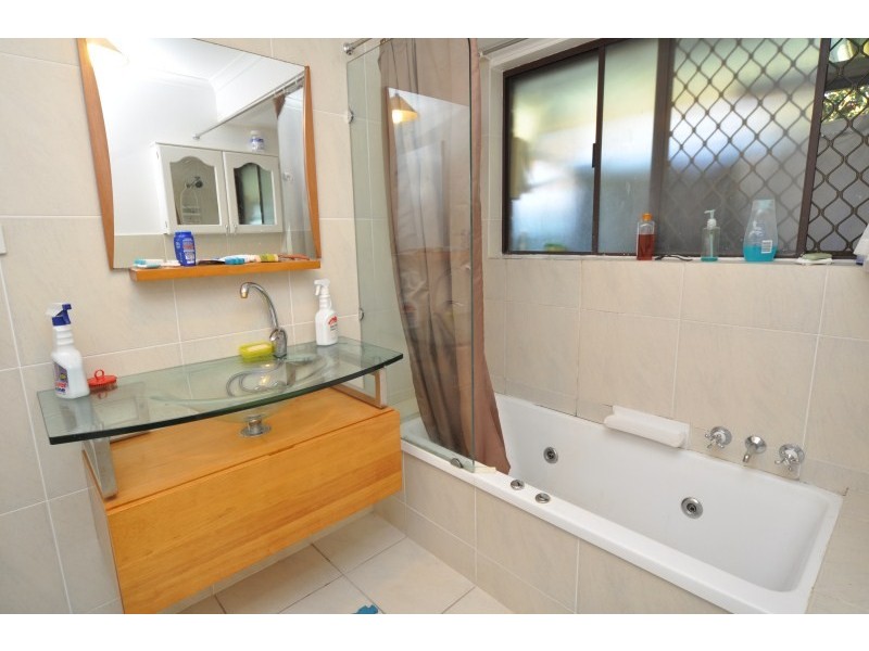 2/76 Botanical Drive, Labrador QLD 4215