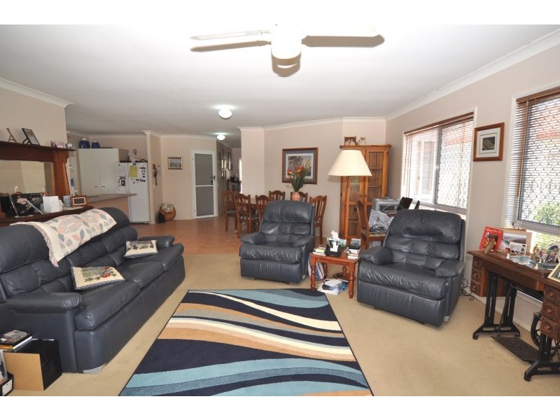 27 Marble Arch Place, Arundel QLD 4214