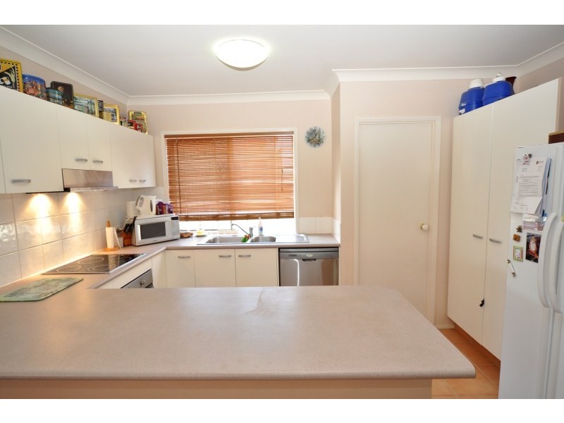 27 Marble Arch Place, Arundel QLD 4214