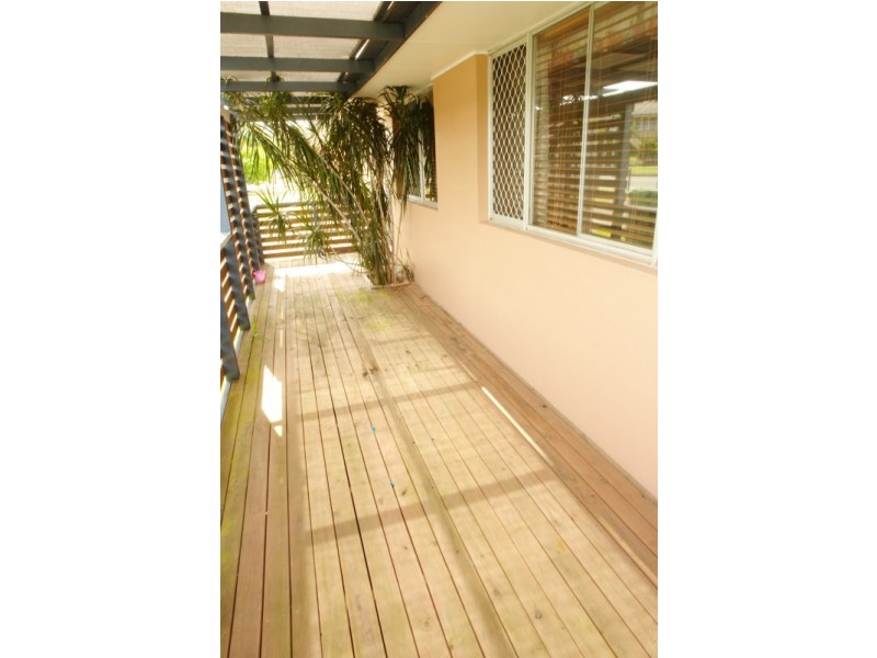 2/11 Kumbari Avenue, Southport QLD 4215