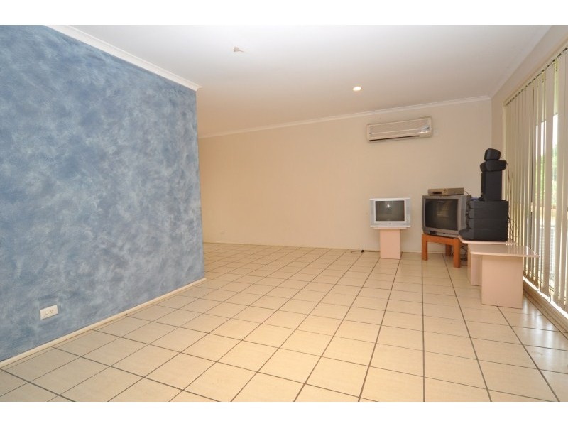 13 Essendon Close, Arundel QLD 4214