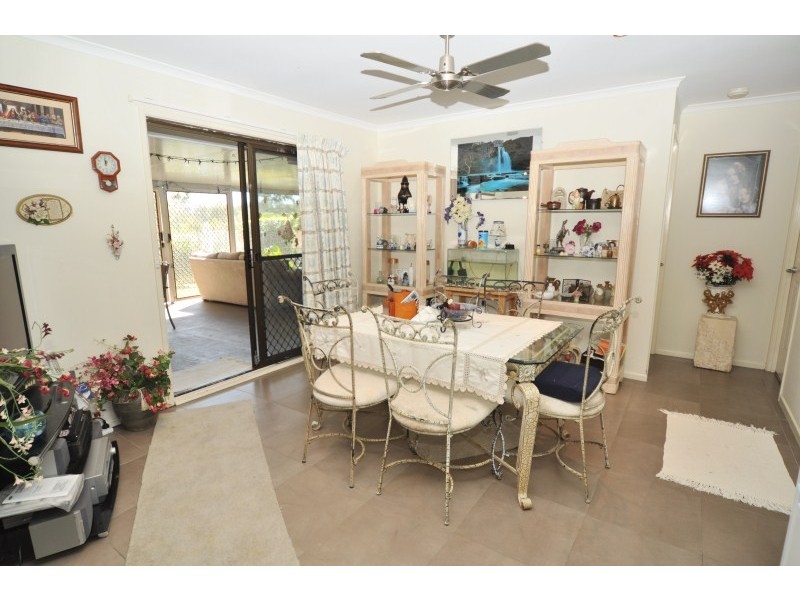 77 Macquarie Avenue, Molendinar QLD 4214