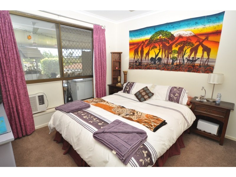 77 Macquarie Avenue, Molendinar QLD 4214