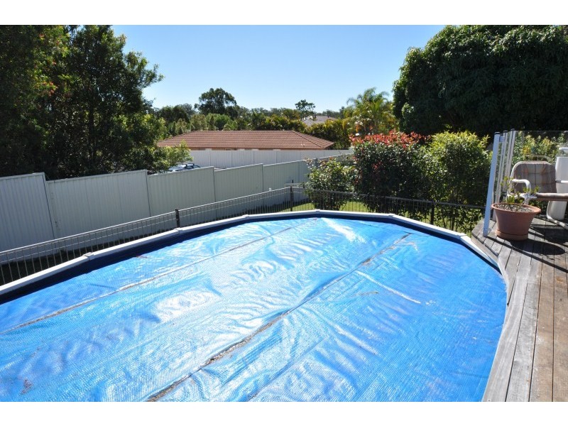 77 Macquarie Avenue, Molendinar QLD 4214