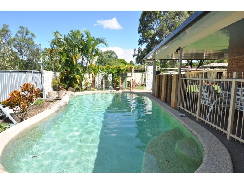 4 Gosford Court, Helensvale QLD 4212