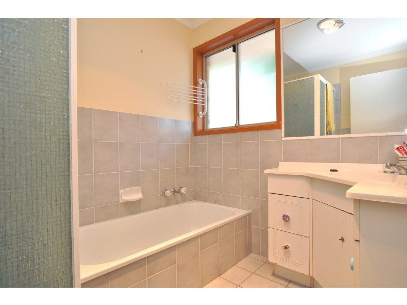 4 Gosford Court, Helensvale QLD 4212