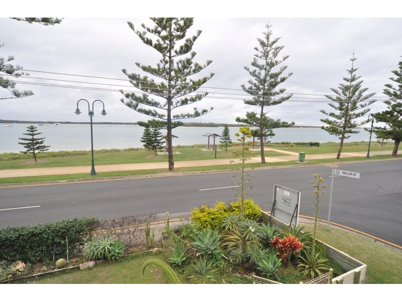 2/516 Marine Parade, Biggera Waters QLD 4216