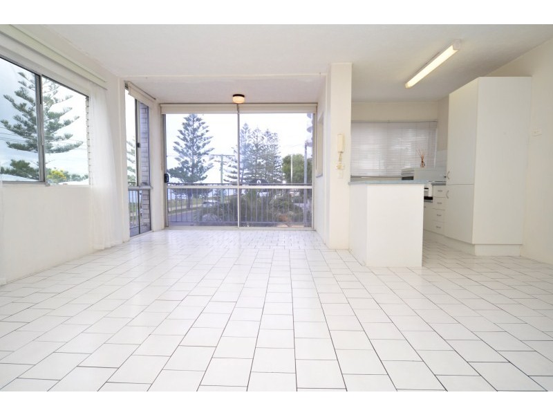 2/516 Marine Parade, Biggera Waters QLD 4216
