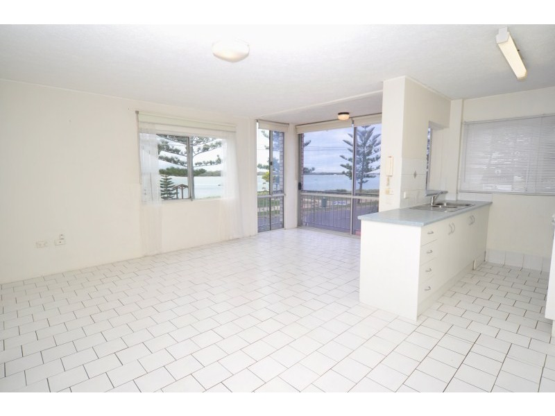 2/516 Marine Parade, Biggera Waters QLD 4216