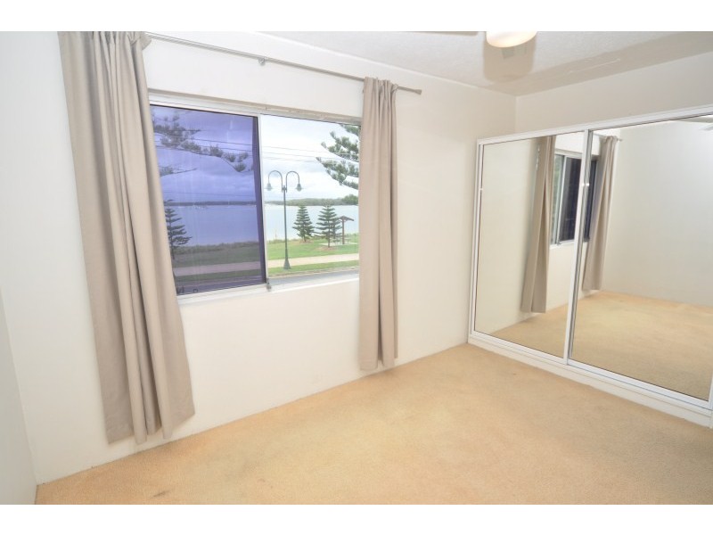 2/516 Marine Parade, Biggera Waters QLD 4216