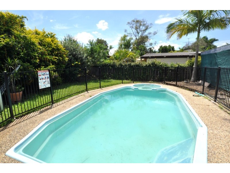 18 Hocking Street, Arundel QLD 4214