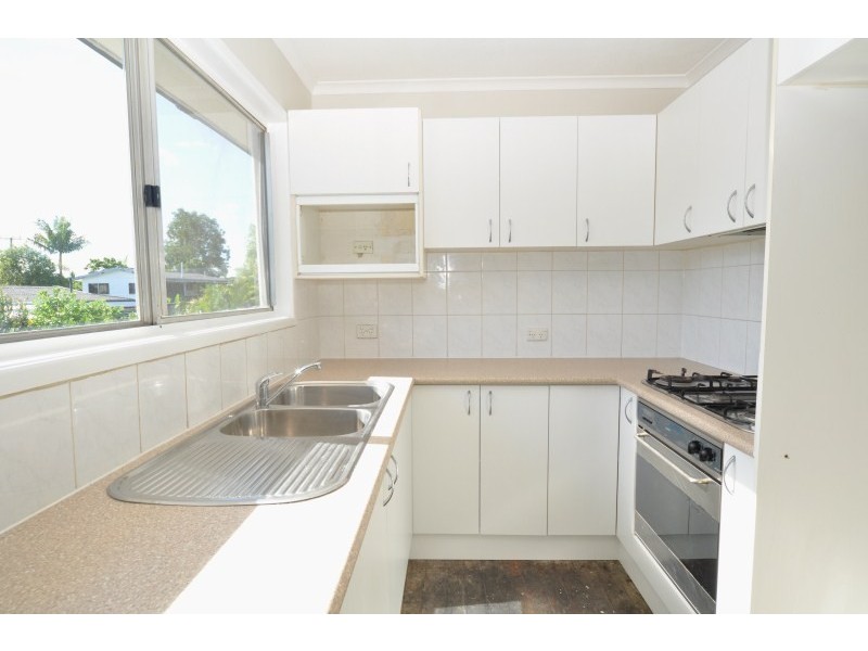 18 Hocking Street, Arundel QLD 4214