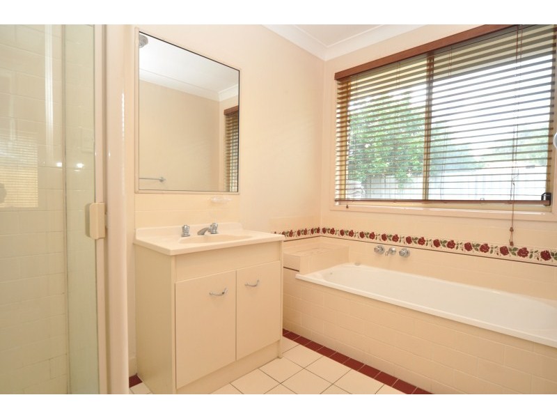 25 Lismore Drive, Helensvale QLD 4212
