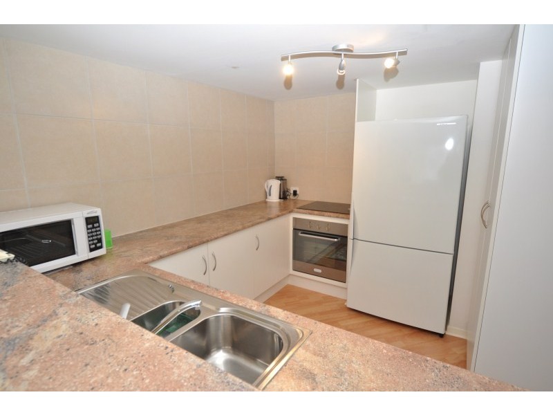 19/81 Olsen Avenue, Labrador QLD 4215