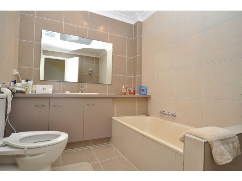 19/81 Olsen Avenue, Labrador QLD 4215