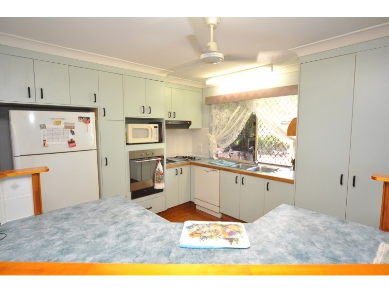 11 Lyons Court, Arundel QLD 4214