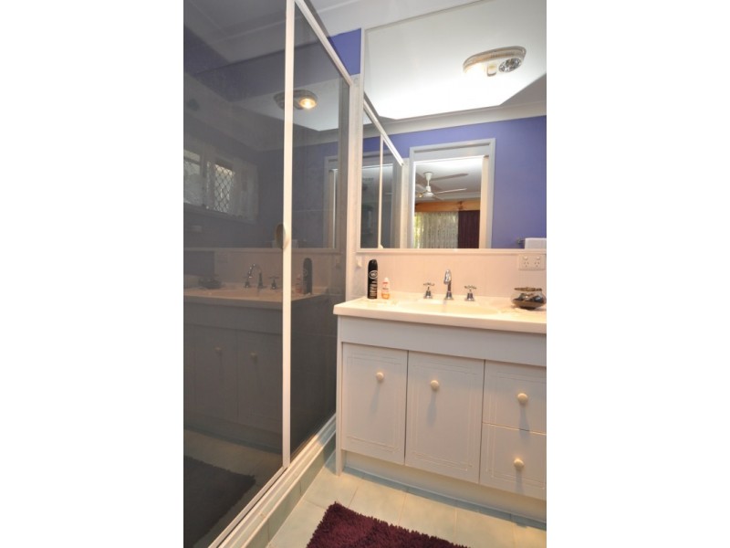 11 Lyons Court, Arundel QLD 4214