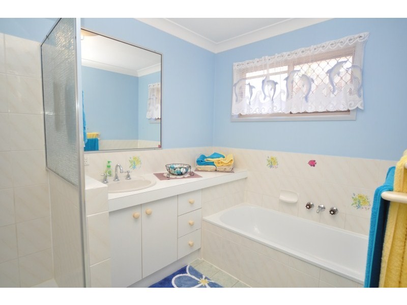 11 Lyons Court, Arundel QLD 4214