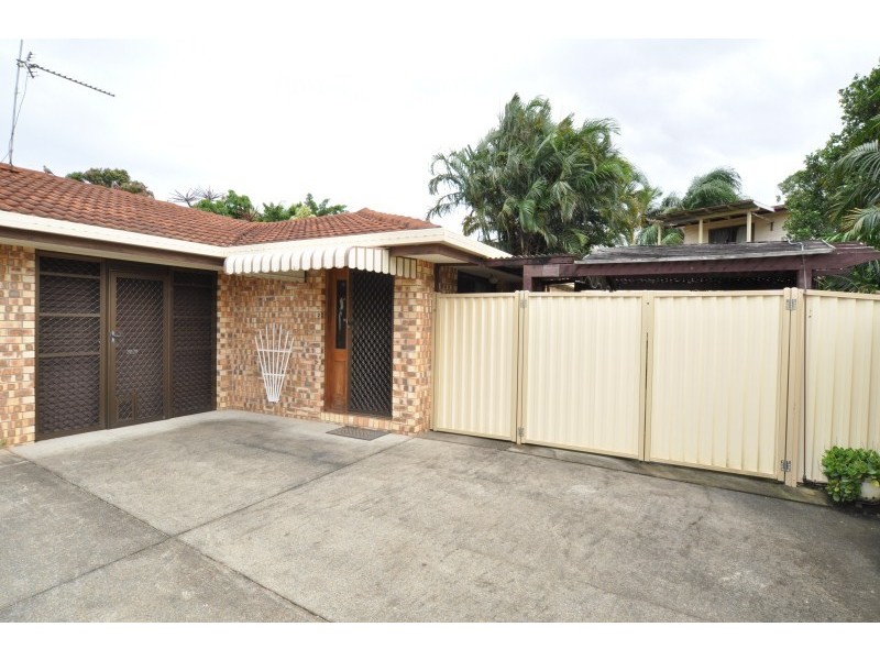 2/20 Botanical Drive, Labrador QLD 4215