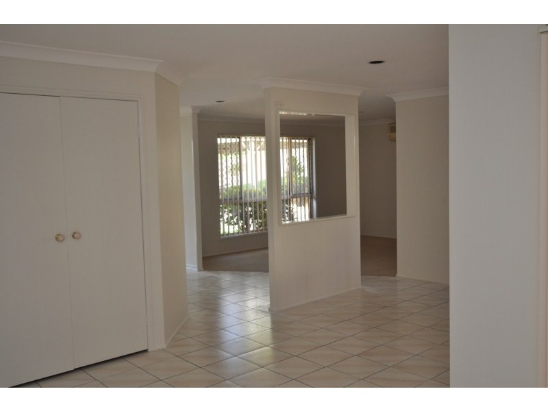 7 Goulburn Close, Arundel QLD 4214