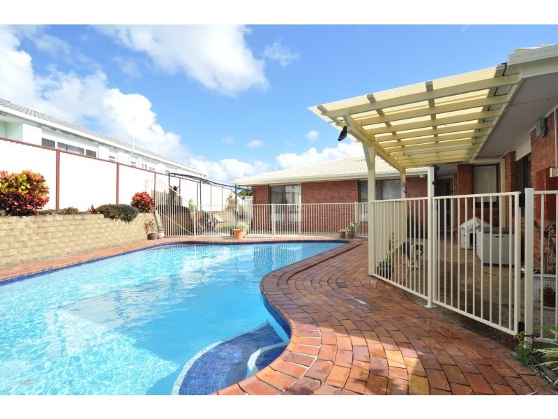 19 Ashburton Close, Arundel QLD 4214