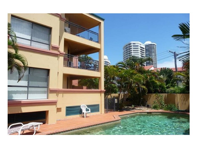 5/2 Madang Crescent, Runaway Bay QLD 4216