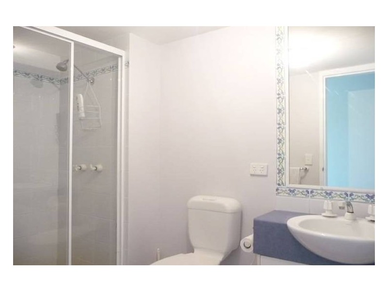 5/2 Madang Crescent, Runaway Bay QLD 4216