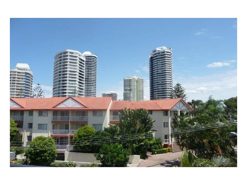 5/2 Madang Crescent, Runaway Bay QLD 4216