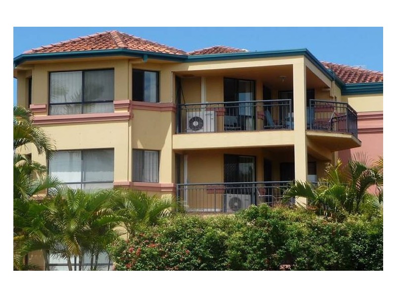 5/2 Madang Crescent, Runaway Bay QLD 4216