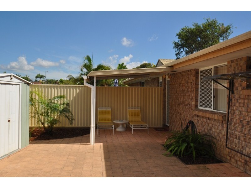 1/2 Riccarton Place, Labrador QLD 4215