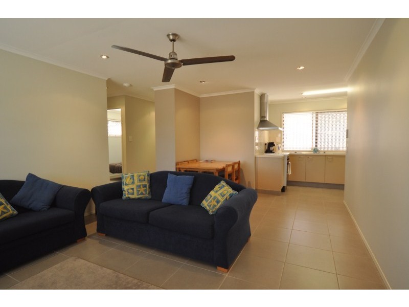 1/7 Jean Street, Labrador QLD 4215