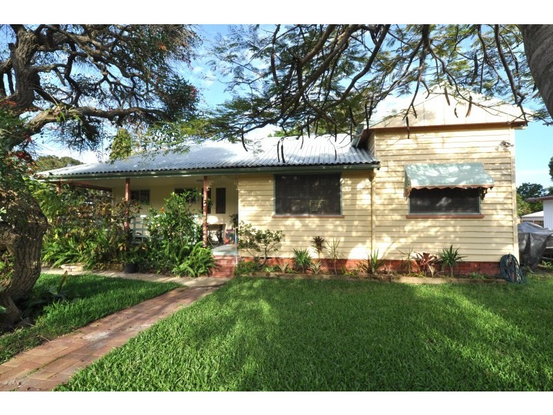 17 Harris Street, Labrador QLD 4215
