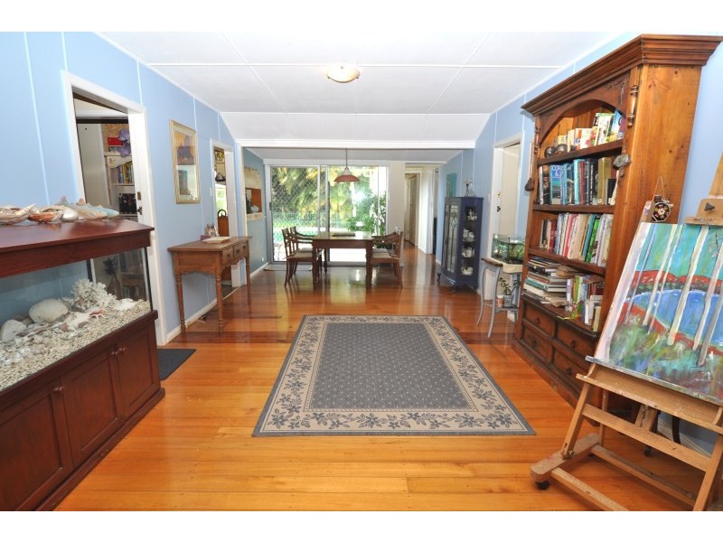 17 Harris Street, Labrador QLD 4215