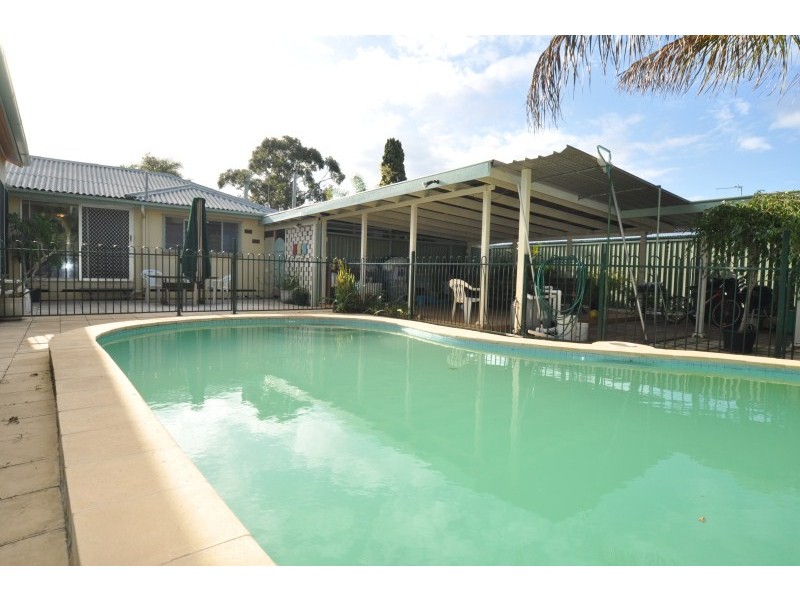 17 Harris Street, Labrador QLD 4215