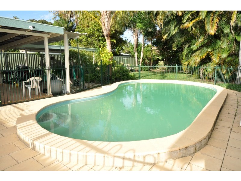 17 Harris Street, Labrador QLD 4215