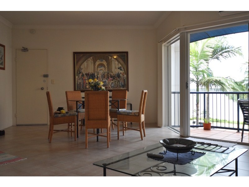 15C/522 Marine Parade, Biggera Waters QLD 4216