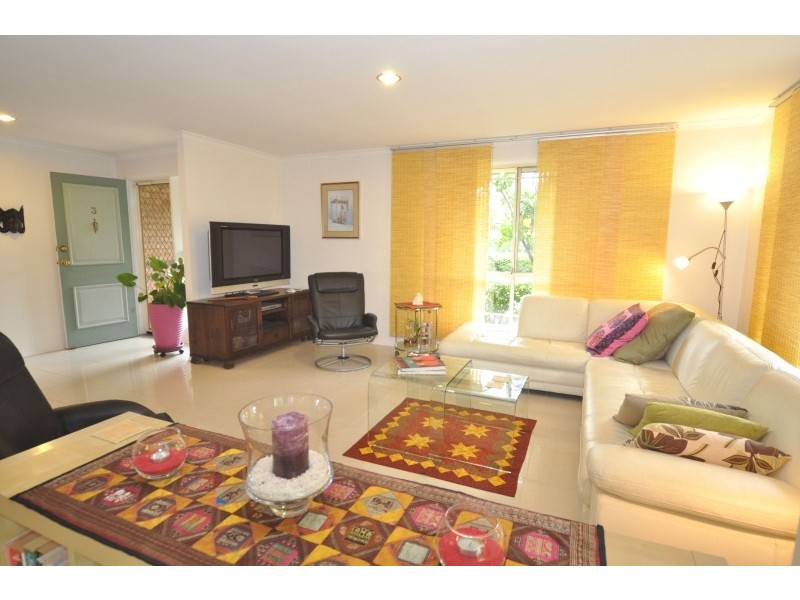 3/154 Central Street, Labrador QLD 4215