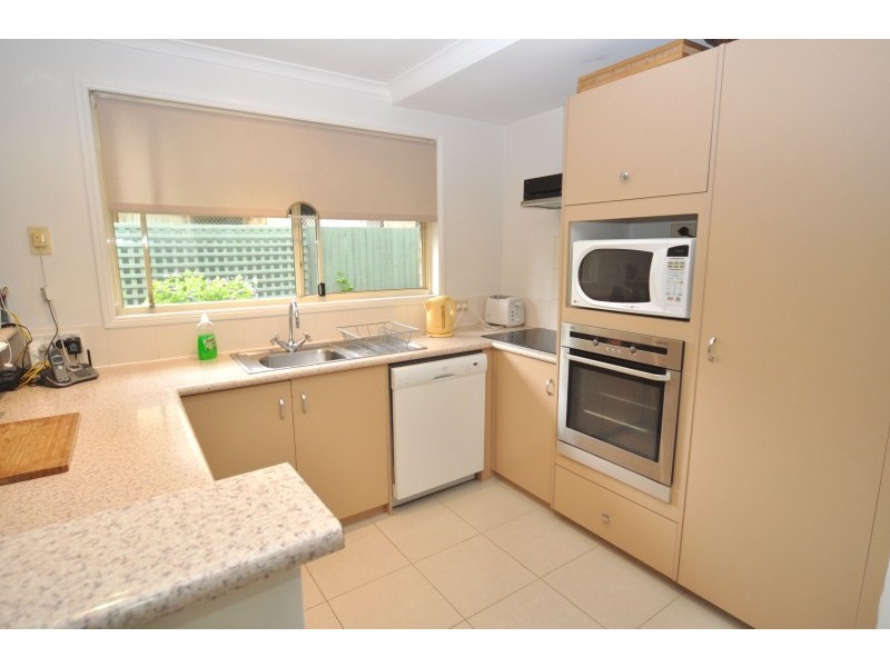 3/154 Central Street, Labrador QLD 4215