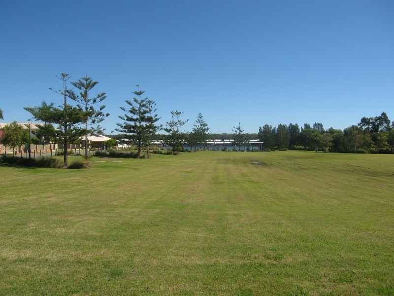 8 Torrevella Vista, Coombabah QLD 4216