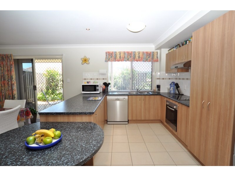 2/32 Buchanan Circuit, Oxenford QLD 4210