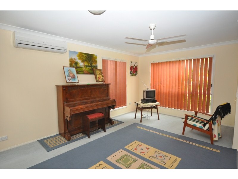 26 Madasin Close, Arundel QLD 4214