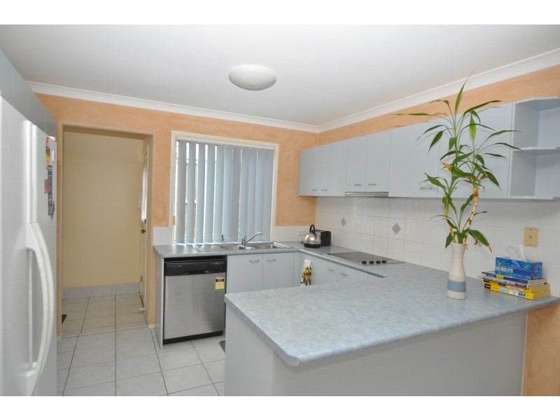 26 Madasin Close, Arundel QLD 4214