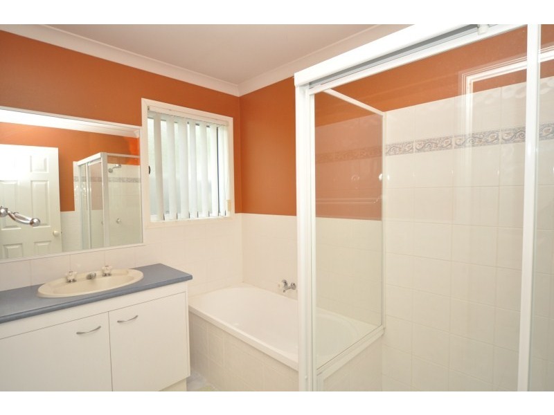 26 Madasin Close, Arundel QLD 4214