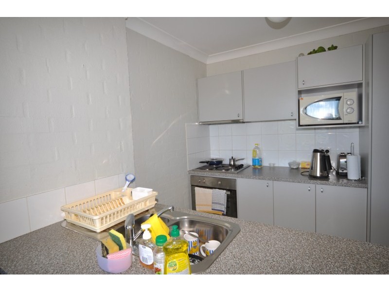 37-13 Brown Street, Labrador QLD 4215