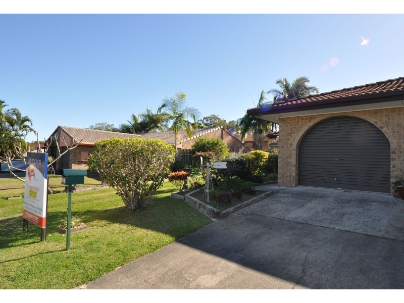 2/3 Orkney Place, Labrador QLD 4215