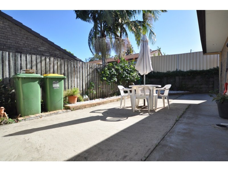 2/3 Orkney Place, Labrador QLD 4215