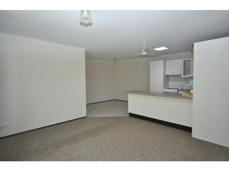 2/3 Orkney Place, Labrador QLD 4215