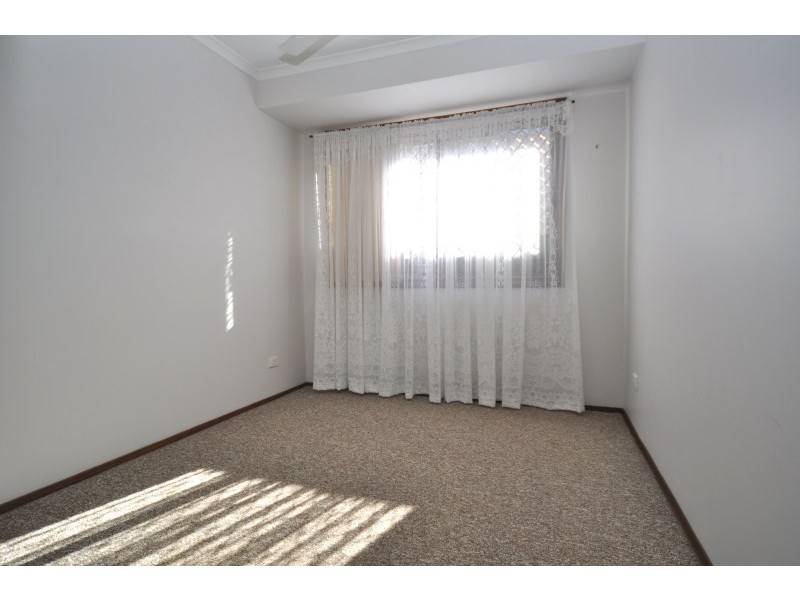 2/3 Orkney Place, Labrador QLD 4215