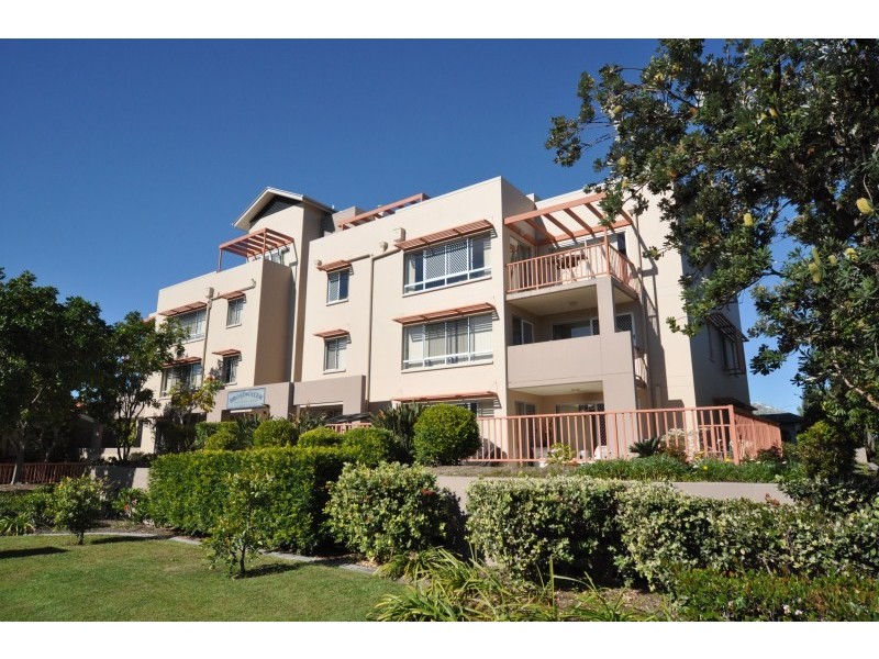 11/18 Parker Street, Labrador QLD 4215