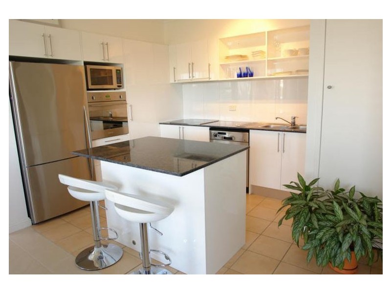 11/18 Parker Street, Labrador QLD 4215